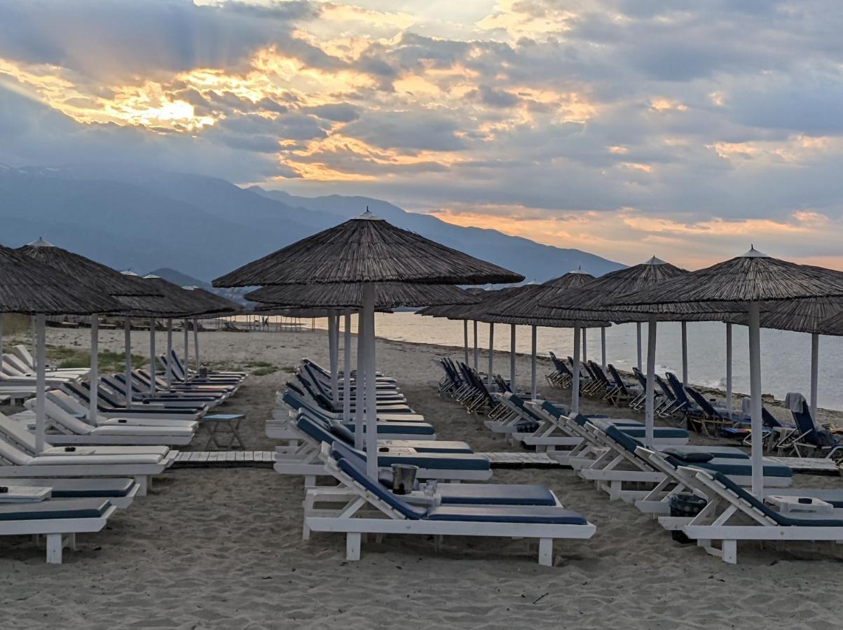 Costa Petra - Luxury Seaside Cottage With Garden - Vacation House For Families In Greece Nea Mesagkala Exterior photo