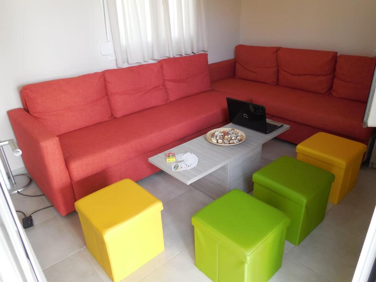Costa Petra - Luxury Seaside Cottage With Garden - Vacation House For Families In Greece Nea Mesagkala Exterior photo